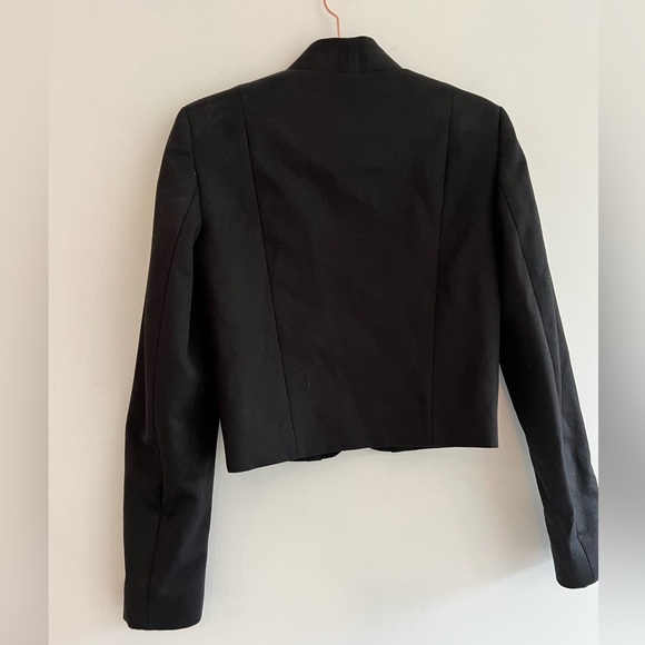 KOTN Women's Short-Waisted blazer in Black XS - Picture 3 of 10
